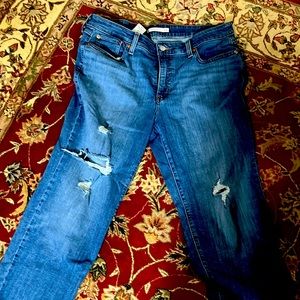 Women’s Levi’s jeans.  Size 16 women. Not a size 16. But 16 w.  Worn maybe 3